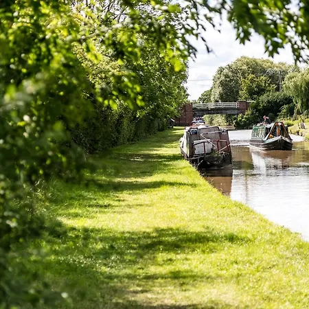Tattenhall Marina Floating Pods Hargrave Exterior photo