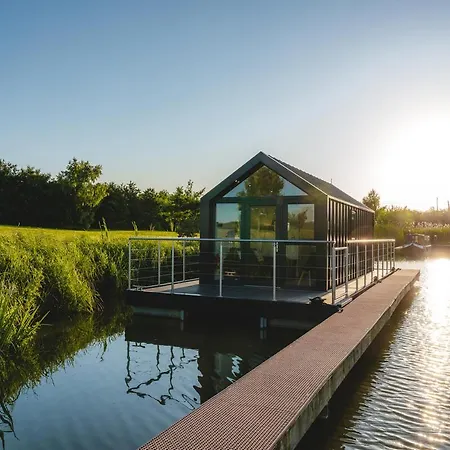 Tattenhall Marina Floating Pods Hargrave Exterior photo