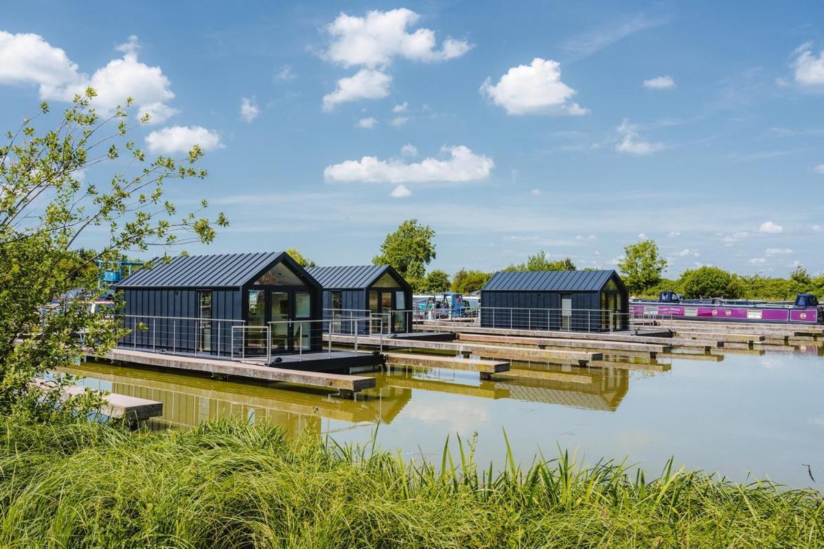 Tattenhall Marina Floating Pods *